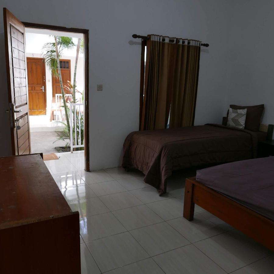 Rumah Side Apartment Gili Trawangan Exterior photo