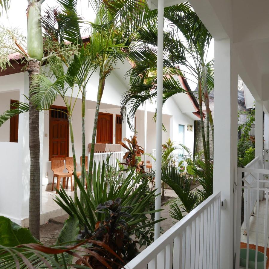 Rumah Side Apartment Gili Trawangan Exterior photo