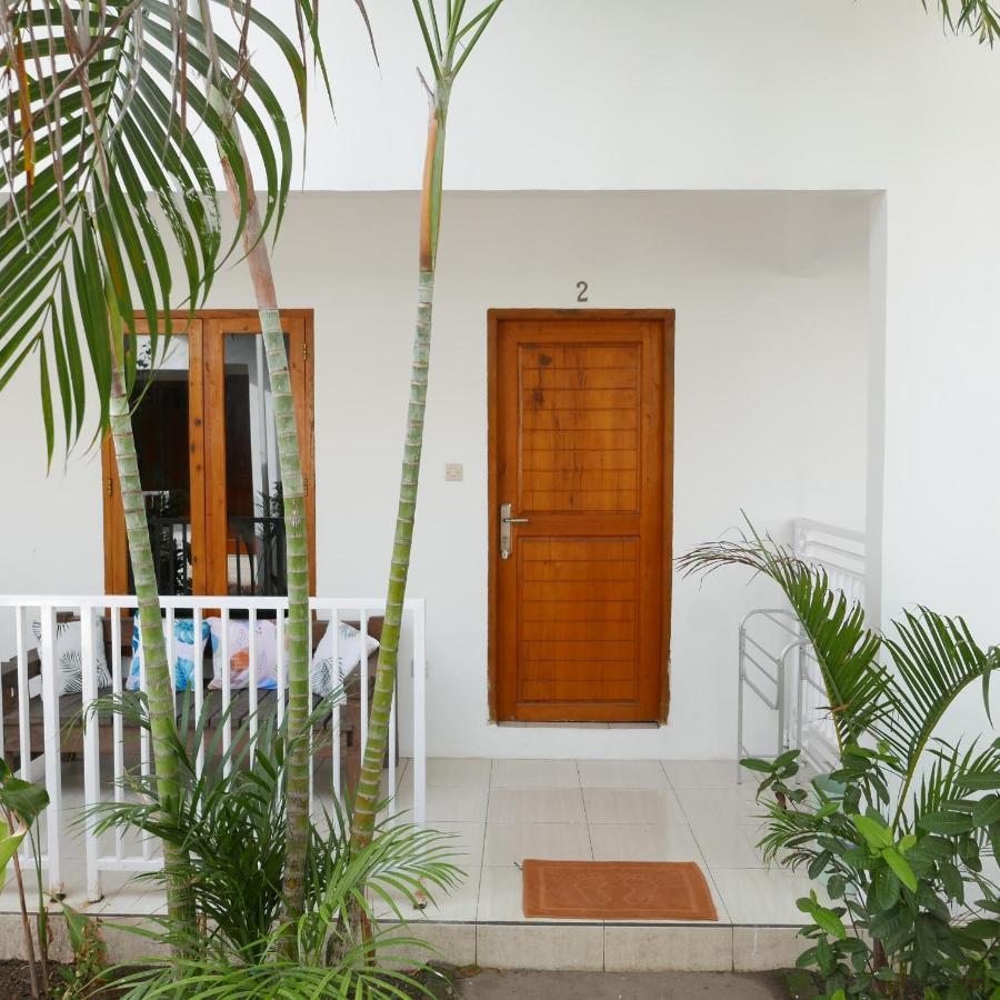 Rumah Side Apartment Gili Trawangan Exterior photo