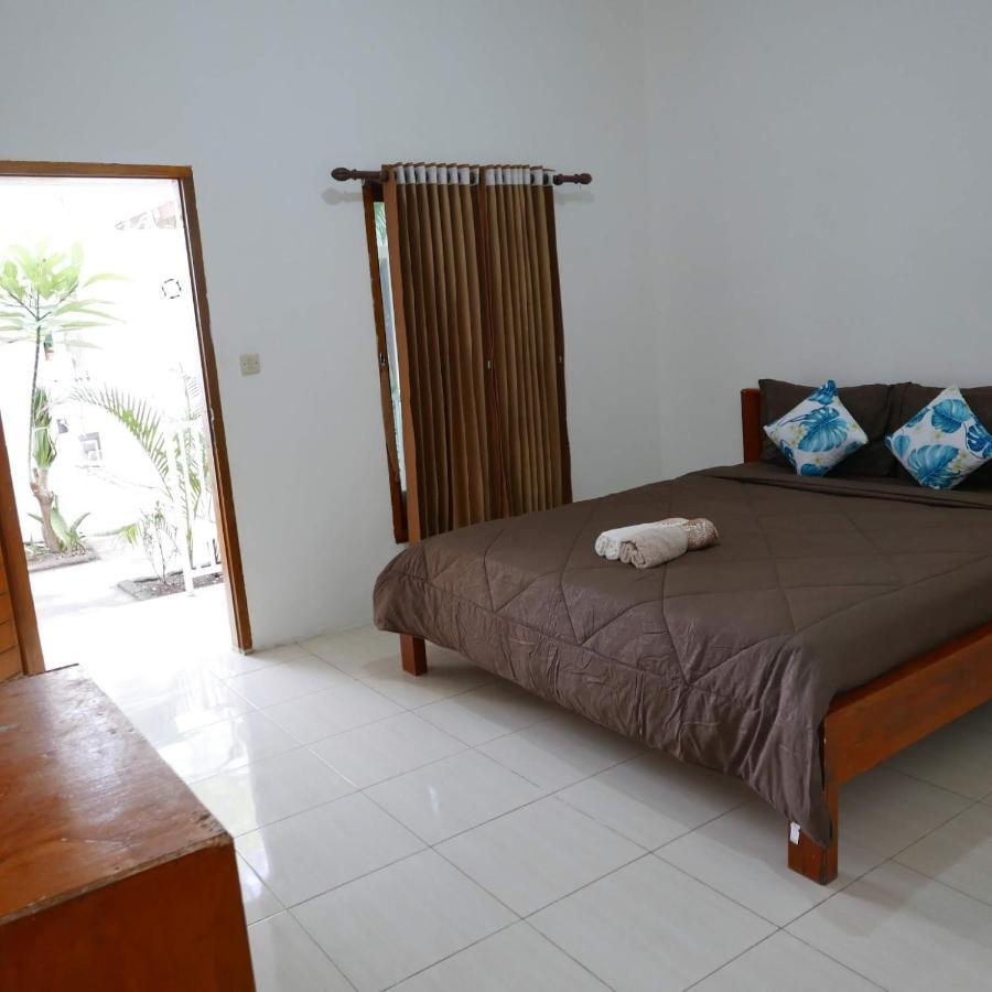 Rumah Side Apartment Gili Trawangan Exterior photo