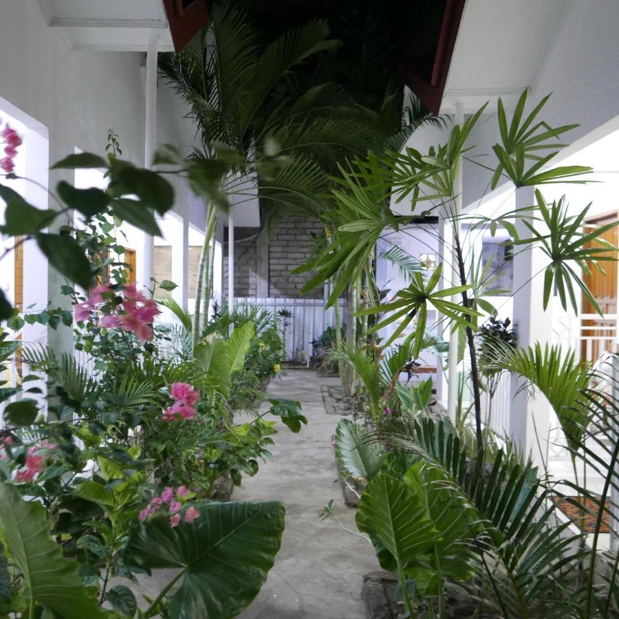Rumah Side Apartment Gili Trawangan Exterior photo